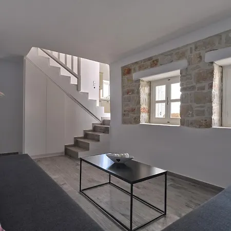 Sabia, Ambelas Casa de Férias *