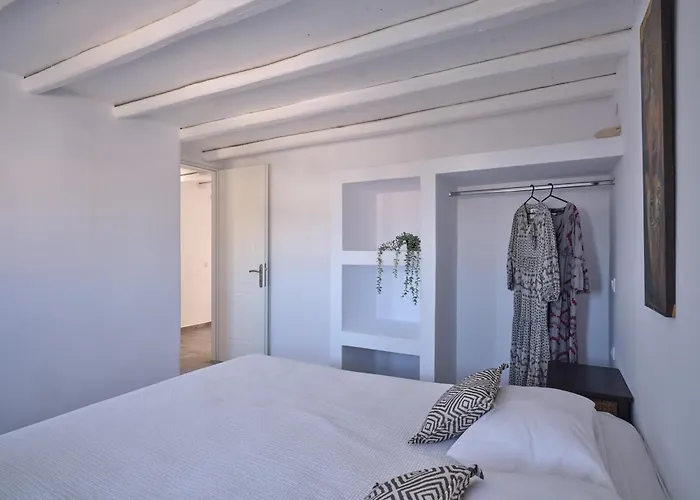 Sabia, Ambelas Páros